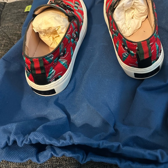 Gucci Red Bee Jacquard Fabric - Picture 3 of 6